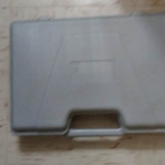 Emergency toolbox - Picture 3 of 3